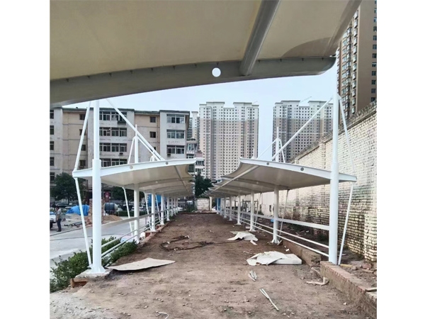 膜結構車棚
