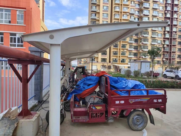 膜結構車棚